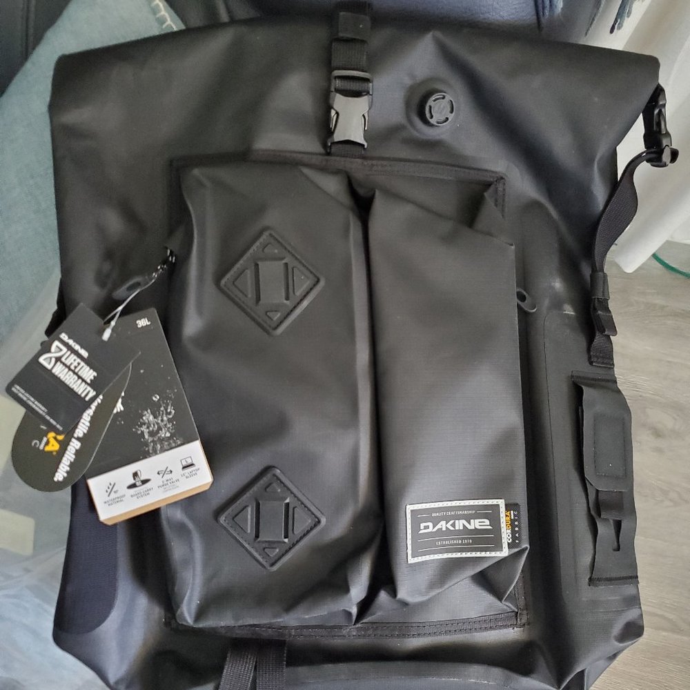 *NWT* Dakine Cyclone II Dry Pack 36L Backpack - Picture 2 of 7